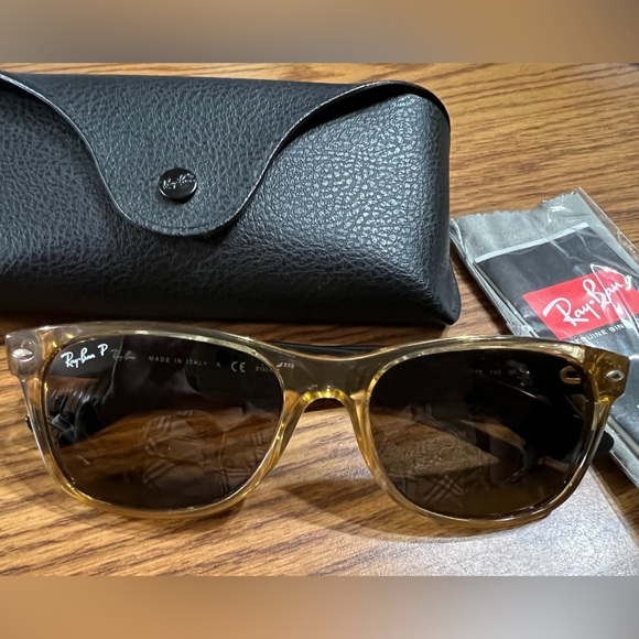 Ray-Ban’s Polarized Ladies - Picture 2 of 3